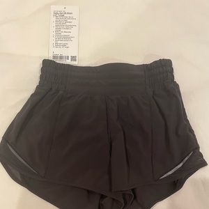 lululemon hotty hot short high rise 2.5